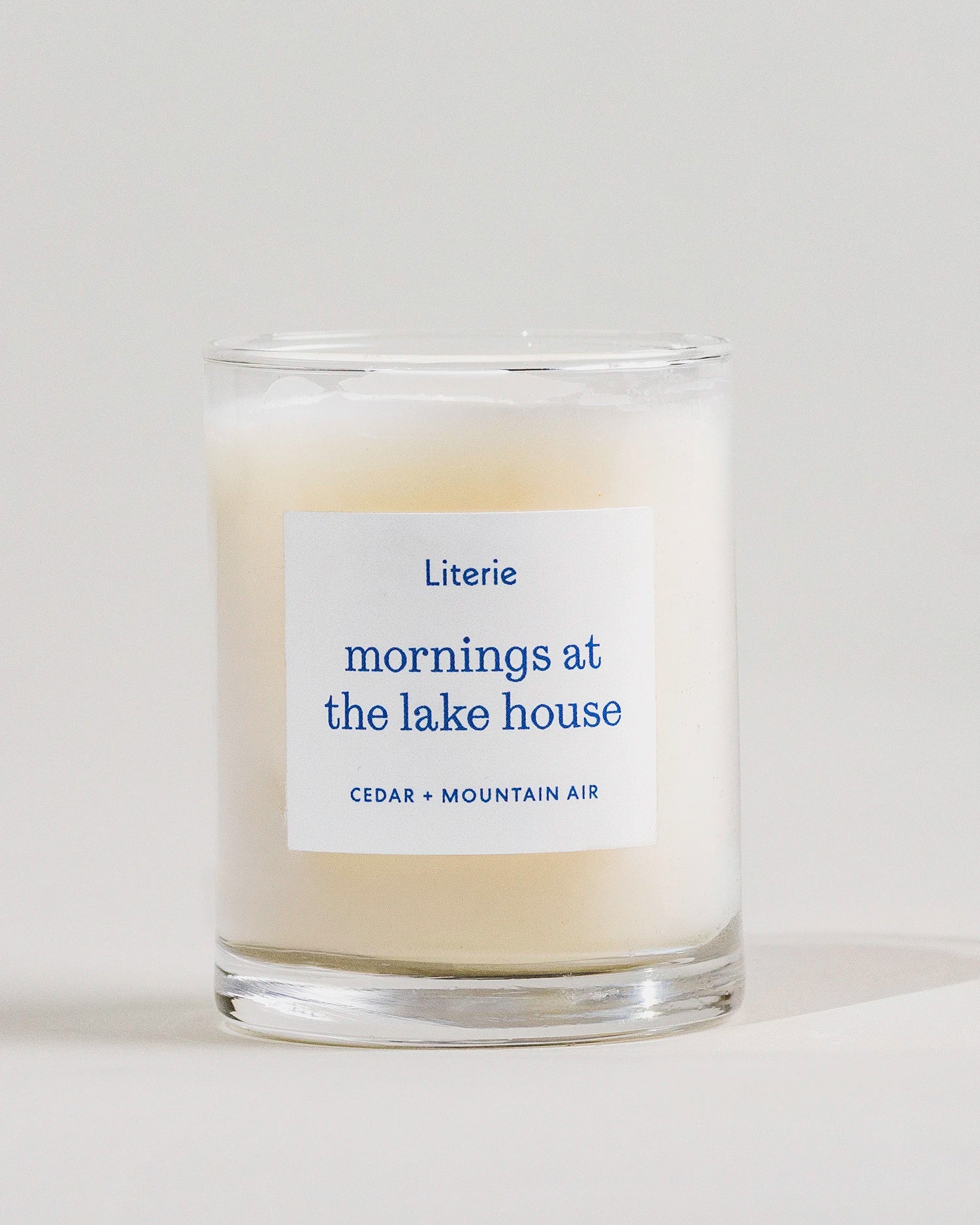 Mornings at the lake house candle by  Literie on a white background