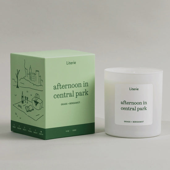 Afternoon In Central Park candle box spinning next to the candle.