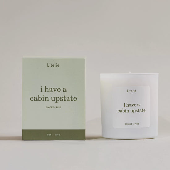 I have a cabin upstate candle box turning 360º with the candle next to it.