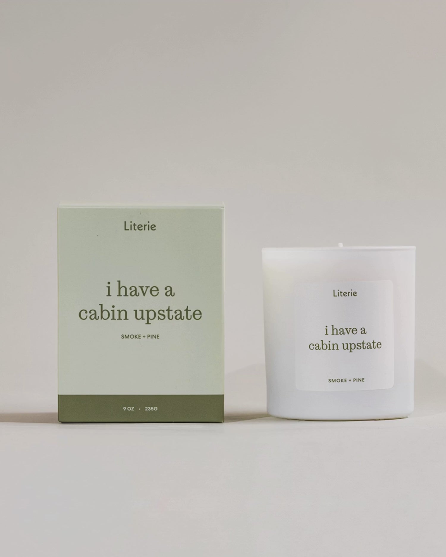 I have a cabin upstate candle box turning 360º with the candle next to it.